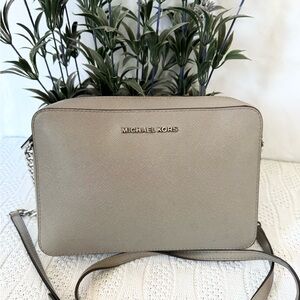Michael Kors jet set gray zip crossbody